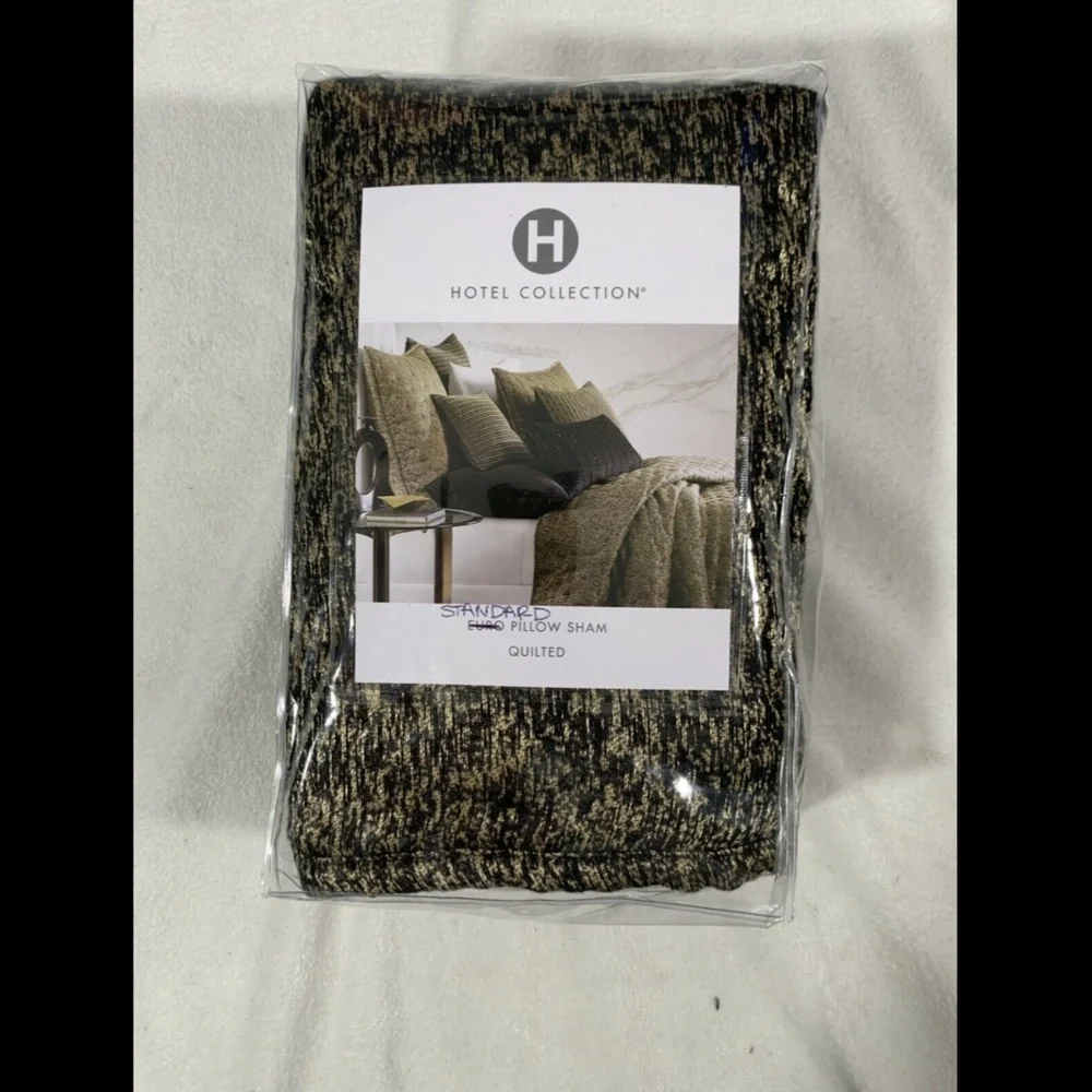 NIB Hotel Collection Linear Chevron Quilted (1) Standard Pillow Sham Black